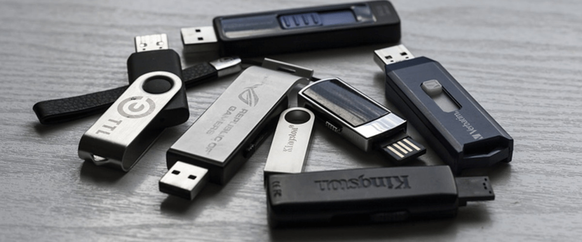 Can a flash drive be erased and reused?